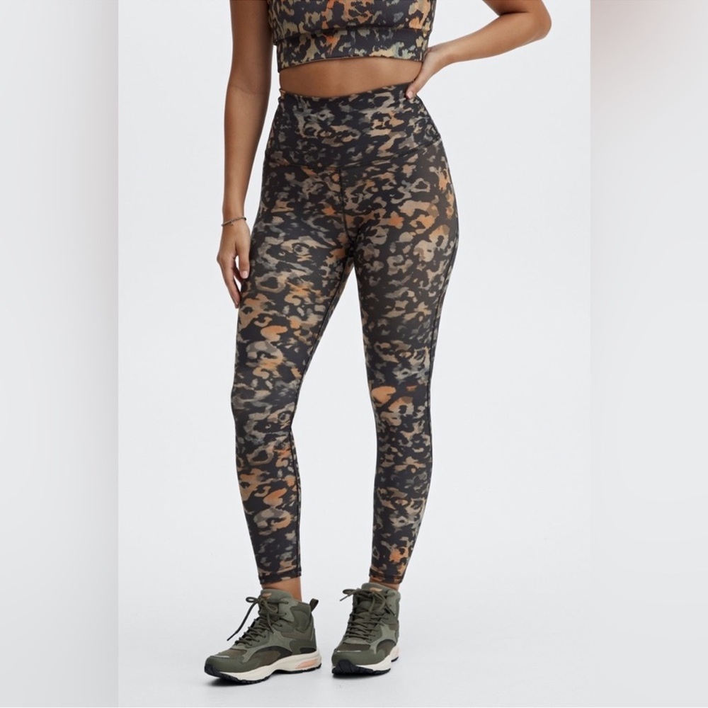 🆕Fabletics High Waisted Leggings